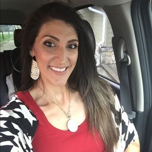 Meet your Posher, Carissa